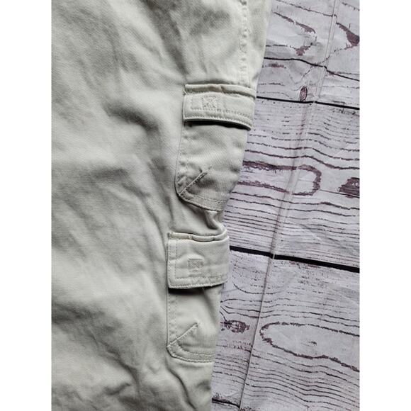 Kim Rogers Cargo Capri Back Flap Pockets Women's size 6 Light Beige Pants - Picture 2 of 10